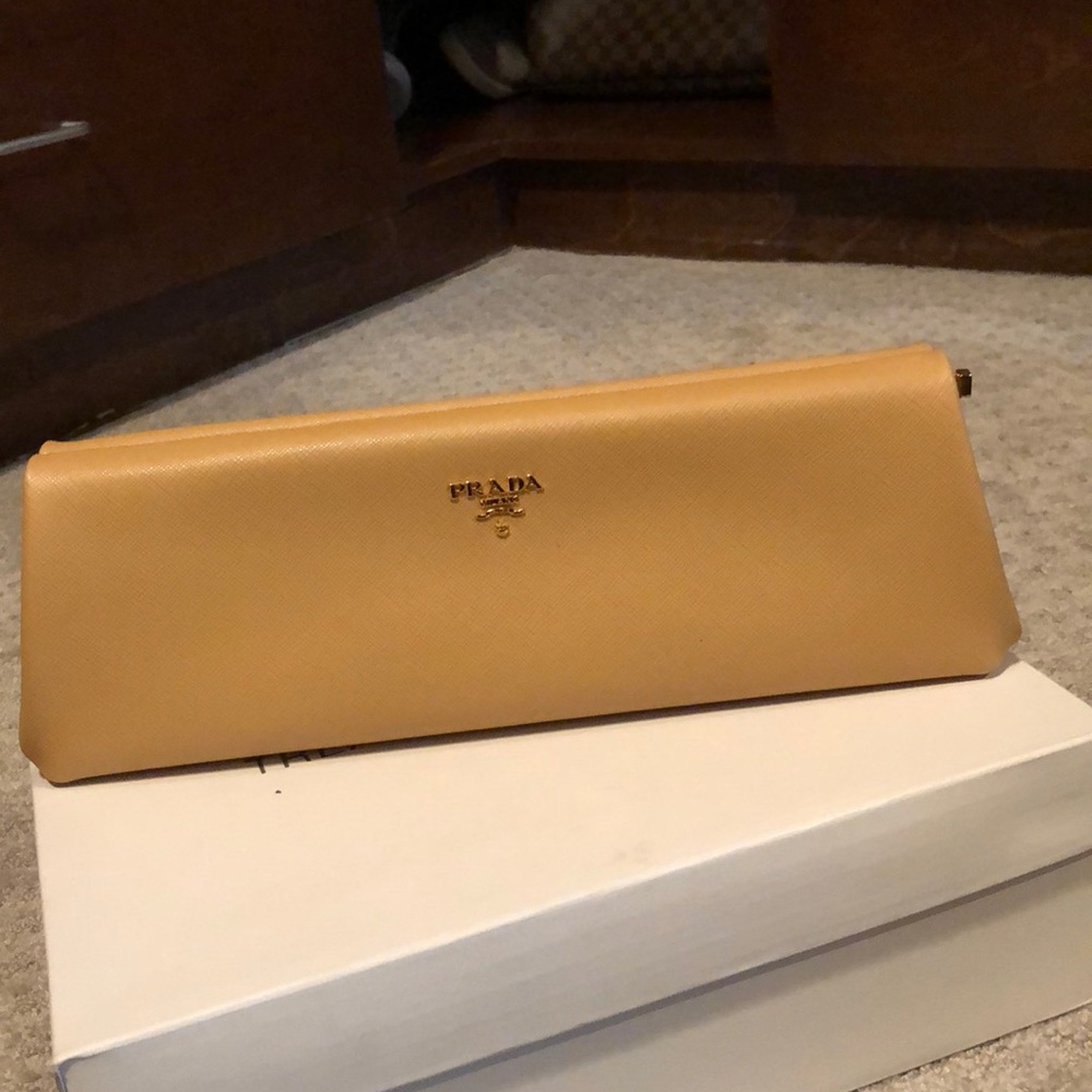 Prada clutch pristine condition